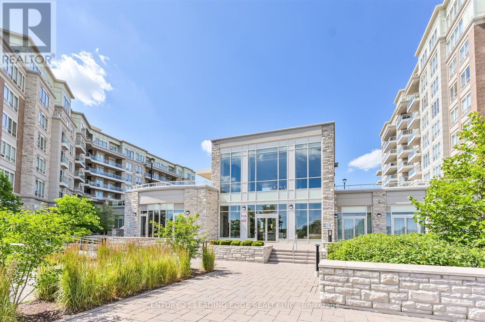 Property Photo: 9 Stollery Pond Crescent 210 ON L6C 0K1