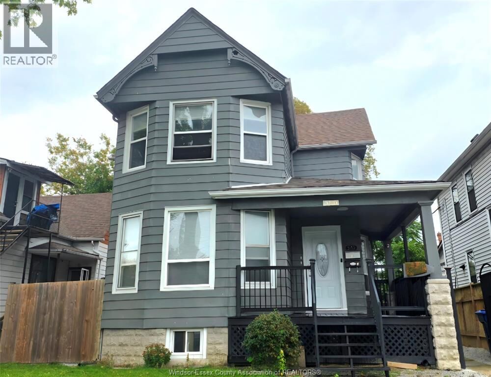 Property Photo:  580 Bruce Avenue Upper  ON N9A 4W9 