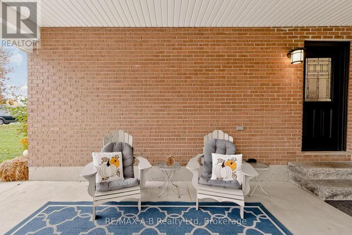 Property Photo:  131 Harold Court  ON N0M 2J0 