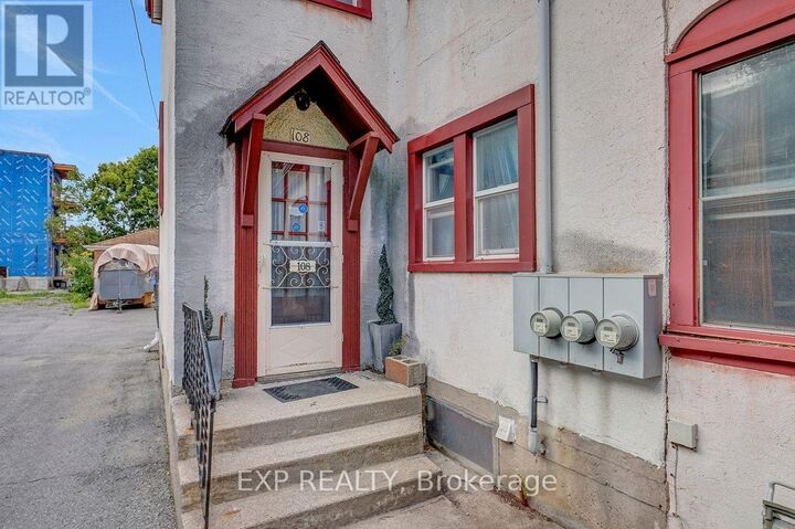 Property Photo: 108 Lebreton Street North ON K1R 7H4