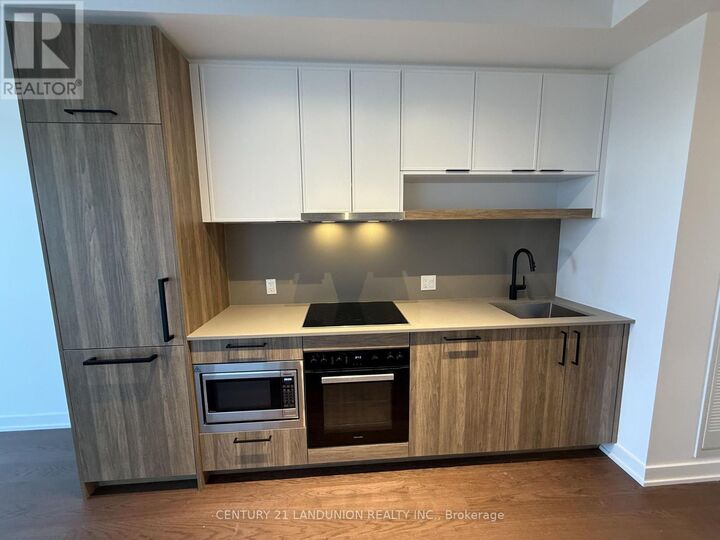 Property Photo: 89 Montclair Avenue 1619 ON M5P 1P5