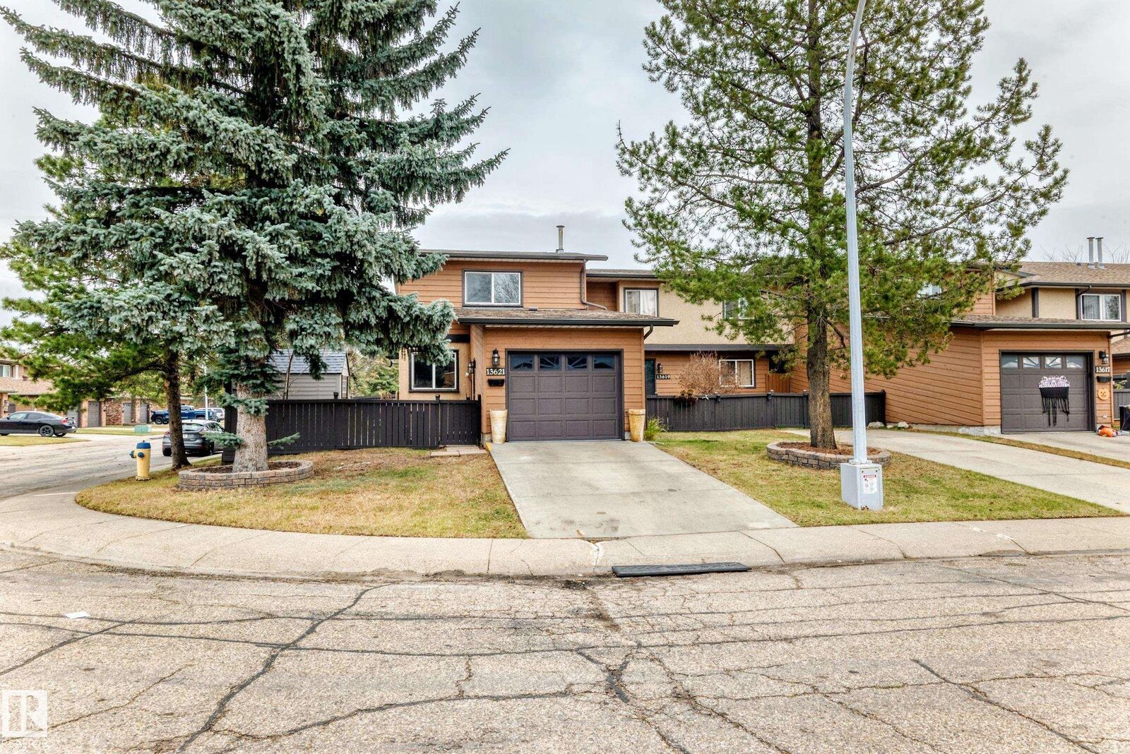 Property Photo:  13621 28 Street NW  AB T5A 4B5 