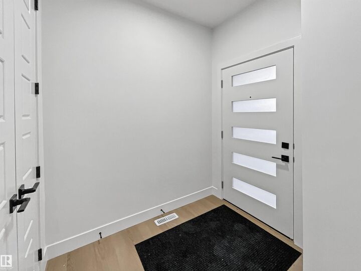 Property Photo:  17625 67 St NW  AB T5Z 0Y2 