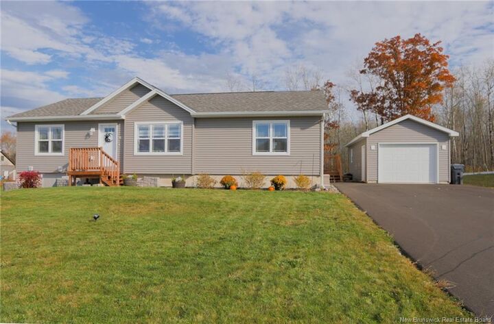 Property Photo:  40 Ella Crescent  NB E5N 0M3 