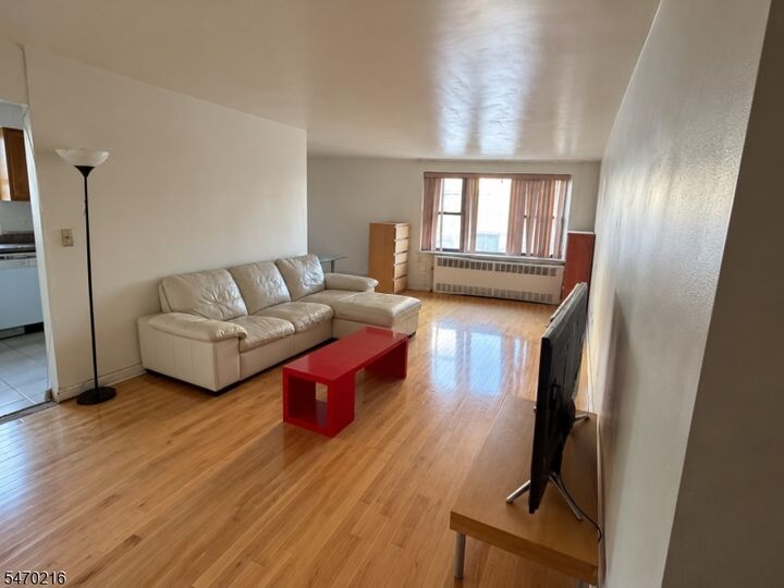 Property Photo:  1541 Lemoine Ave 1E  NJ 07024 