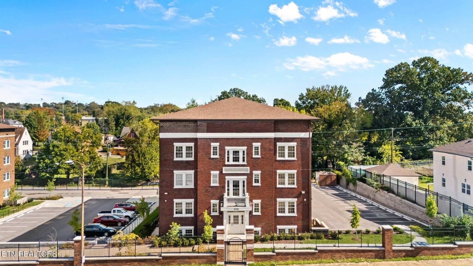 Property Photo:  2724 E Magnolia Ave 102  TN 37914 