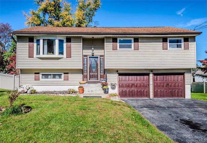 Property Photo:  60 S Gate Drive  NY 12601 
