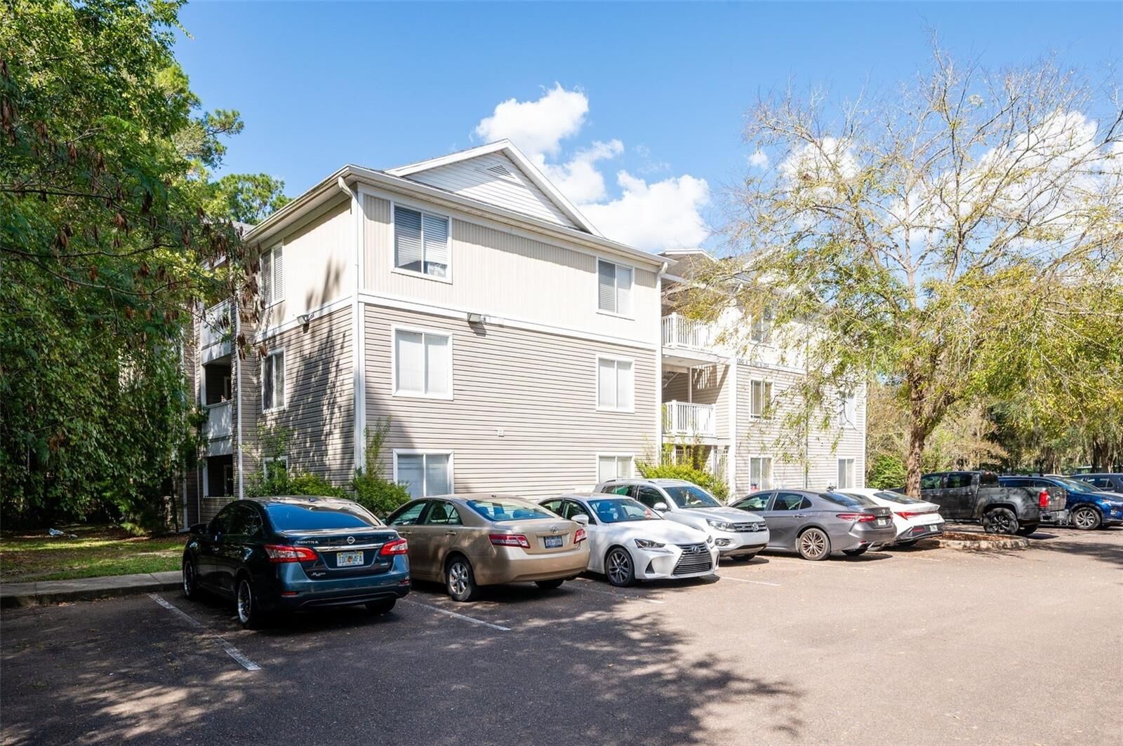 Property Photo:  4000 SW 23rd Street 6-303  FL 32608 