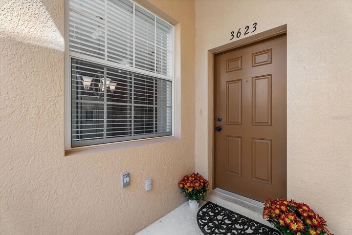 Property Photo: 3623 Parkridge Circle 11-104 FL 34243