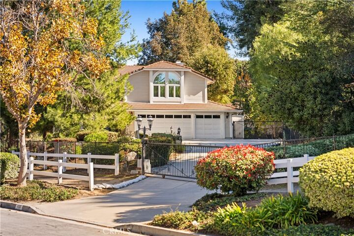 Property Photo: 4800 Via Del Agua CA 92887