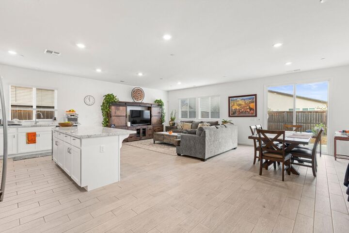 Property Photo:  1398 Elkins Circle  CA 95961 