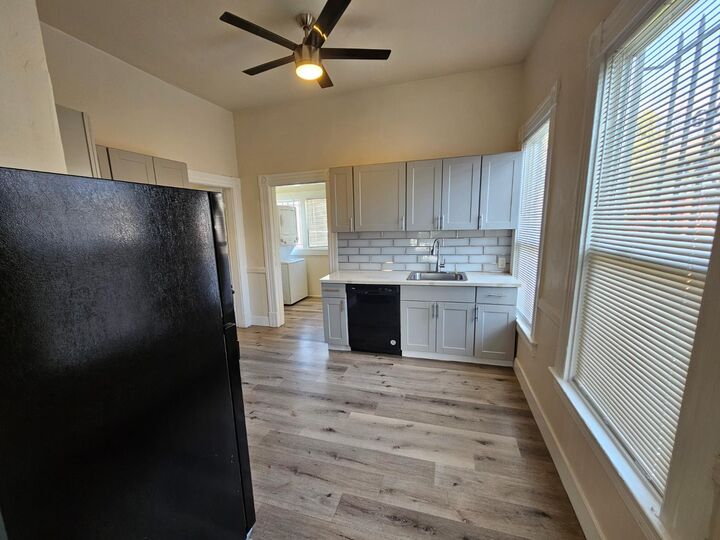 Property Photo:  1621 W Street  CA 95818 
