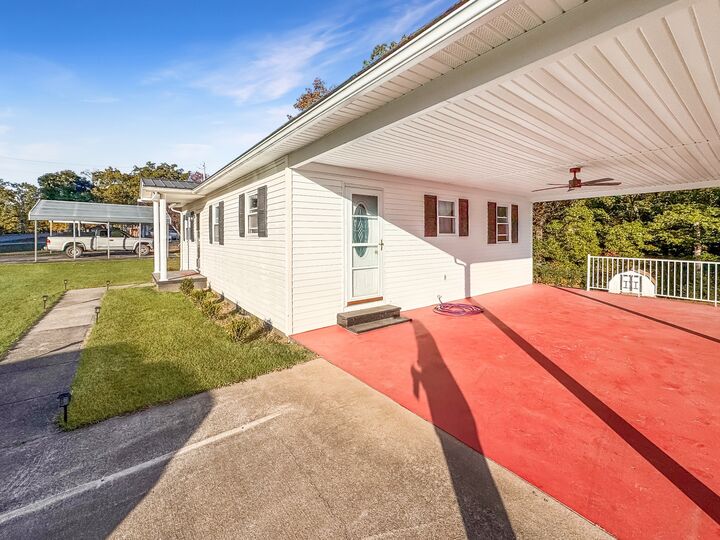 Property Photo: 159 Wynns Ferry Rd TN 37058