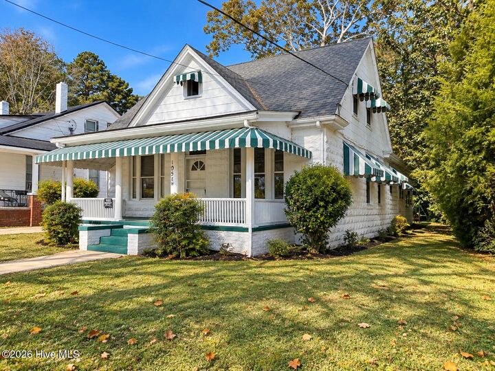 Property Photo:  105 E High Street  NC 27855 