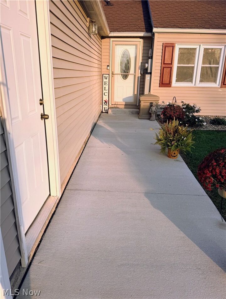 Property Photo:  579 County Line Road  OH 44429 