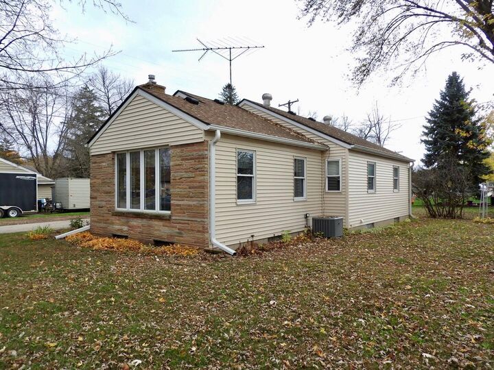 Property Photo:  207 1st Avenue N  MN 55354 