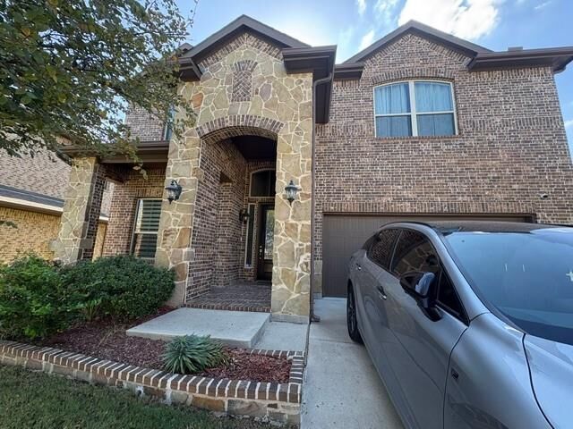 Property Photo:  4044 Honeyapple Way  TX 76137 