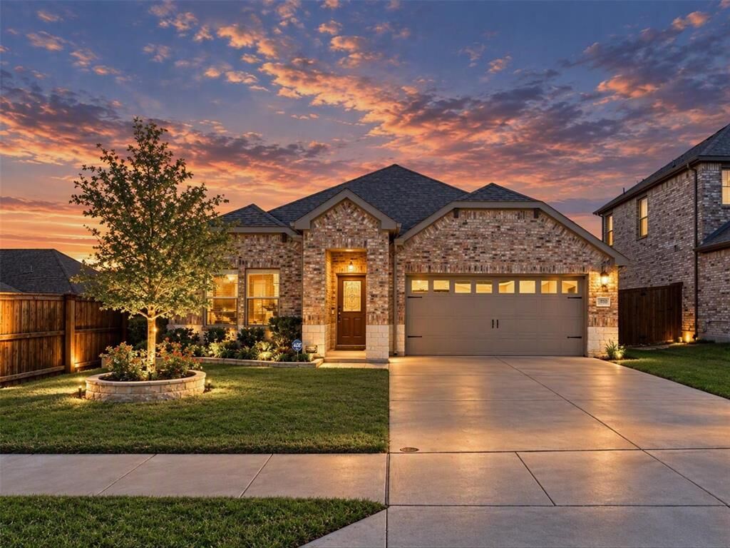 Property Photo:  10517 Smiths Bend Road  TX 76126 