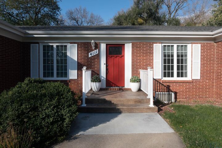 Property Photo:  4111 Country Club Blvd  IA 51104 