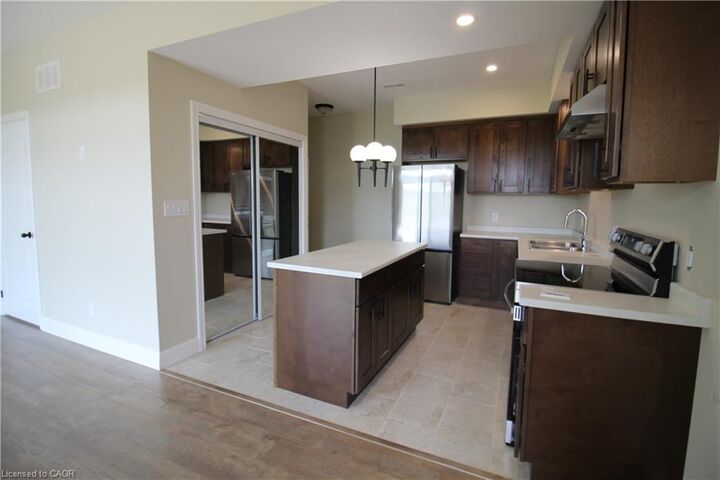 Property Photo:  1395 Bleams Road 3  ON N2E 3X7 