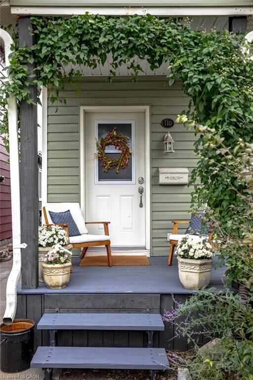 Property Photo:  110 Chestnut Avenue  ON L8L 6K9 