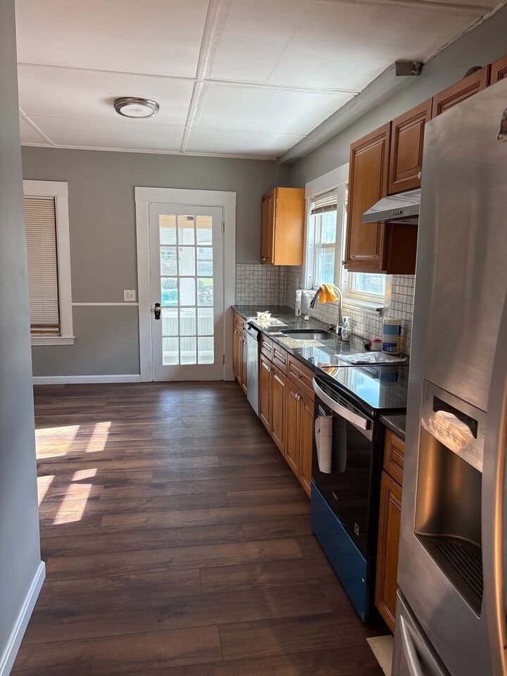 Property Photo:  74 Grant St 1  MA 01902 