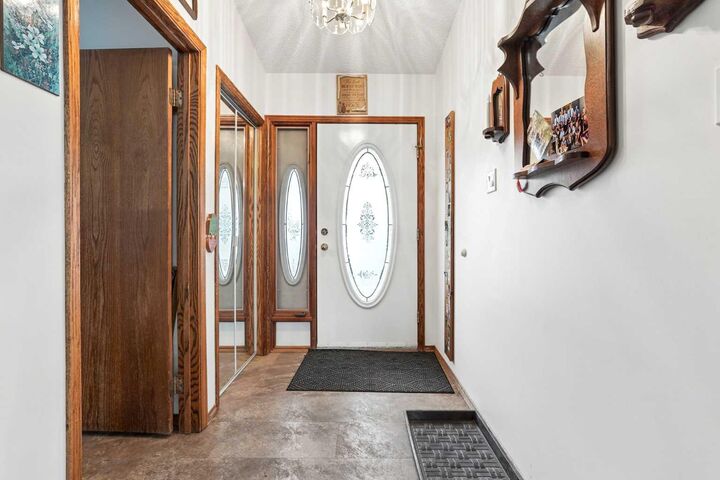 Property Photo:  526 6 Street S  AB T0K 1V0 