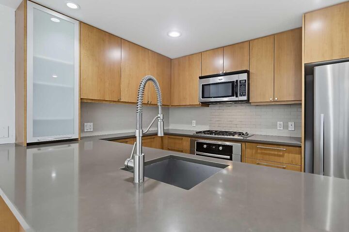 Property Photo:  1118 12 Avenue SW 305  AB T2R 0P4 