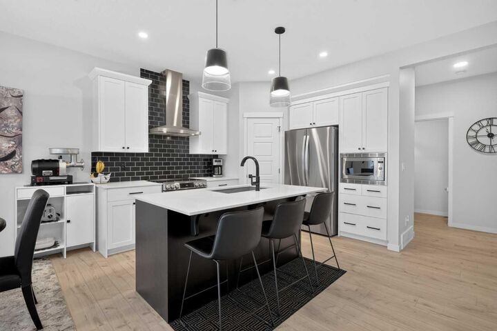 Property Photo:  143 Wolf Hollow Manor SE  AB T2X 5J8 