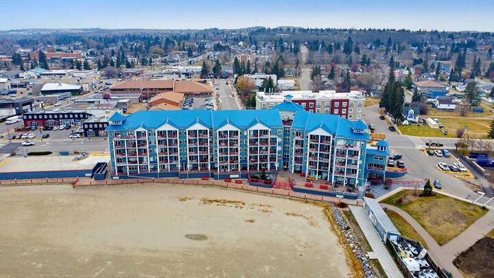 Property Photo:  5100 Lakeshore Drive 505  AB T4S 2L7 