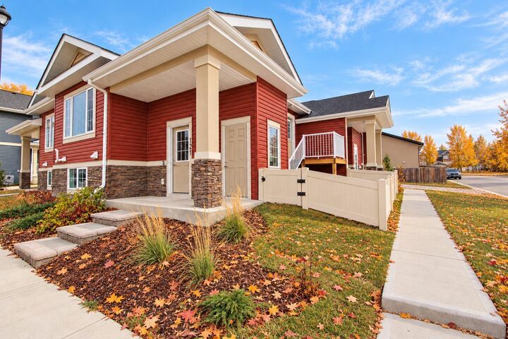 Property Photo:  121 Golden Crescent  AB T4P 2S7 