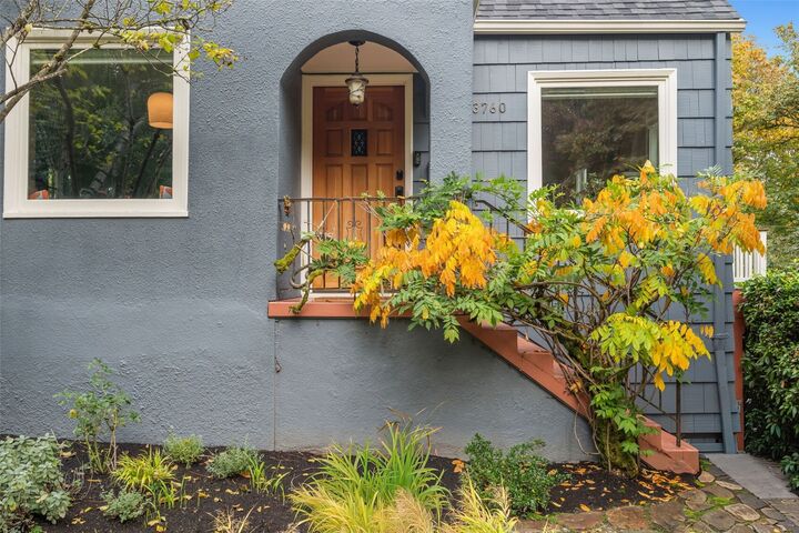 Property Photo:  3760 E Marion Street  WA 98122 
