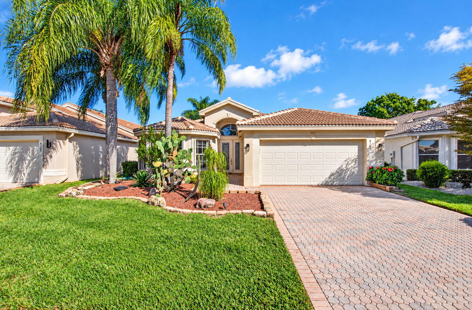 Property Photo: 8161 La Jolla Vista Lane FL 33467