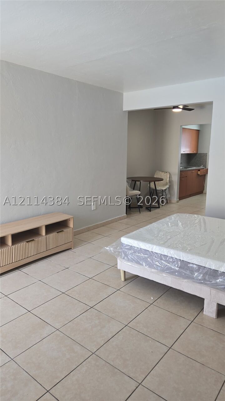 Property Photo:  934 Meridian Ave 15  FL 33139 