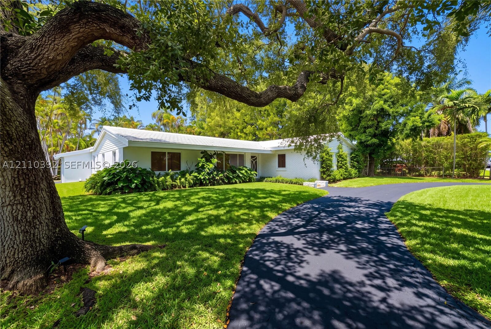 Property Photo:  2500 Sunset Dr  FL 33140 