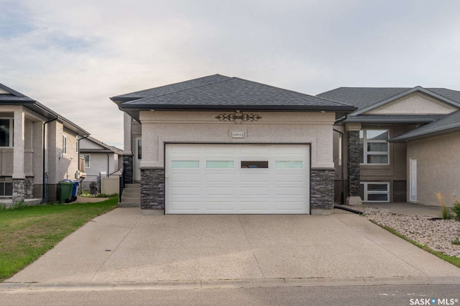 Property Photo:  4209 Green Olive Way E  SK S4V 1P9 