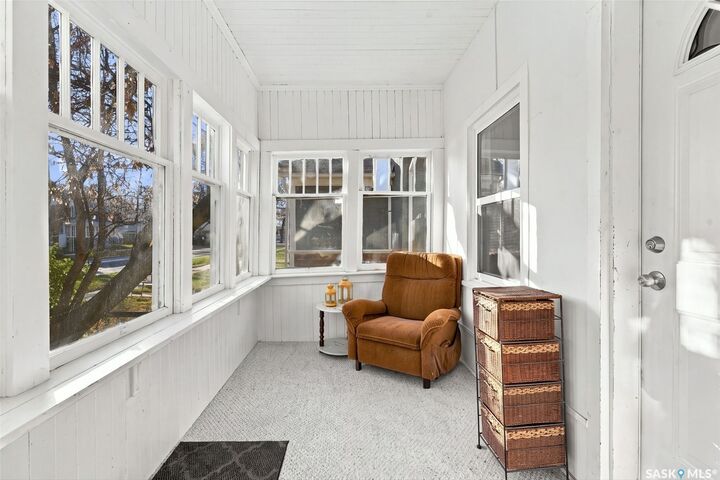 Property Photo: 1021 C Avenue N SK S7L 1K1