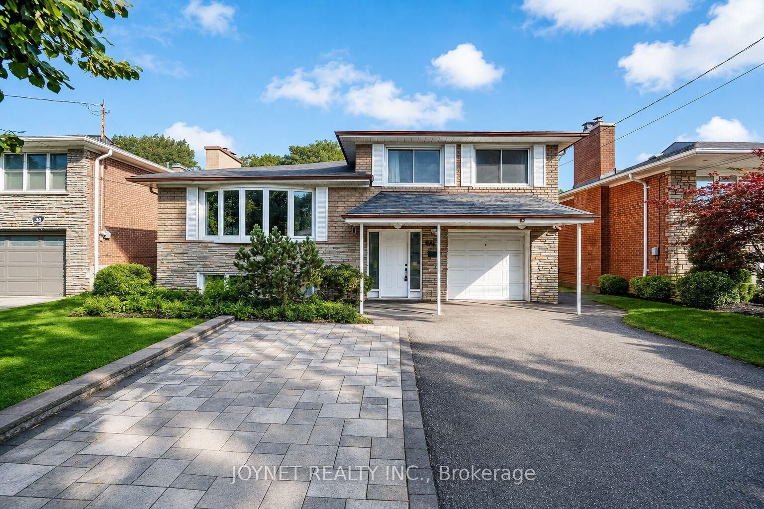 Property Photo:  42 Brucedale Crescent  ON M2K 2C7 