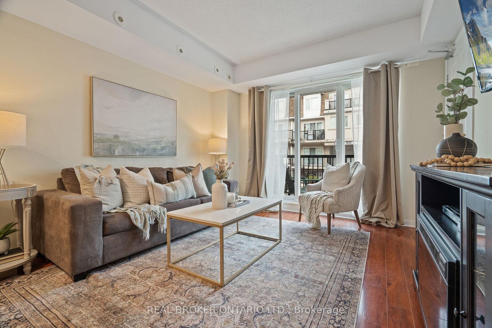 Property Photo:  3047 Finch Avenue W 2066  ON M9M 0A5 