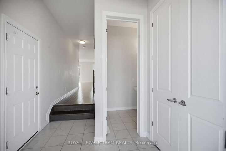 Property Photo:  26 Jargeau Road  ON K1W 0S7 