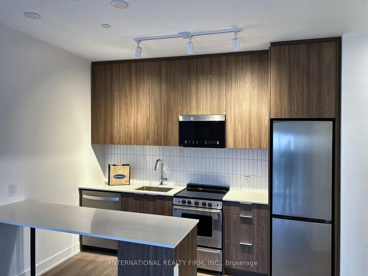 Property Photo:  3008 William Cutmore Boulevard 705  ON L6H 8A4 