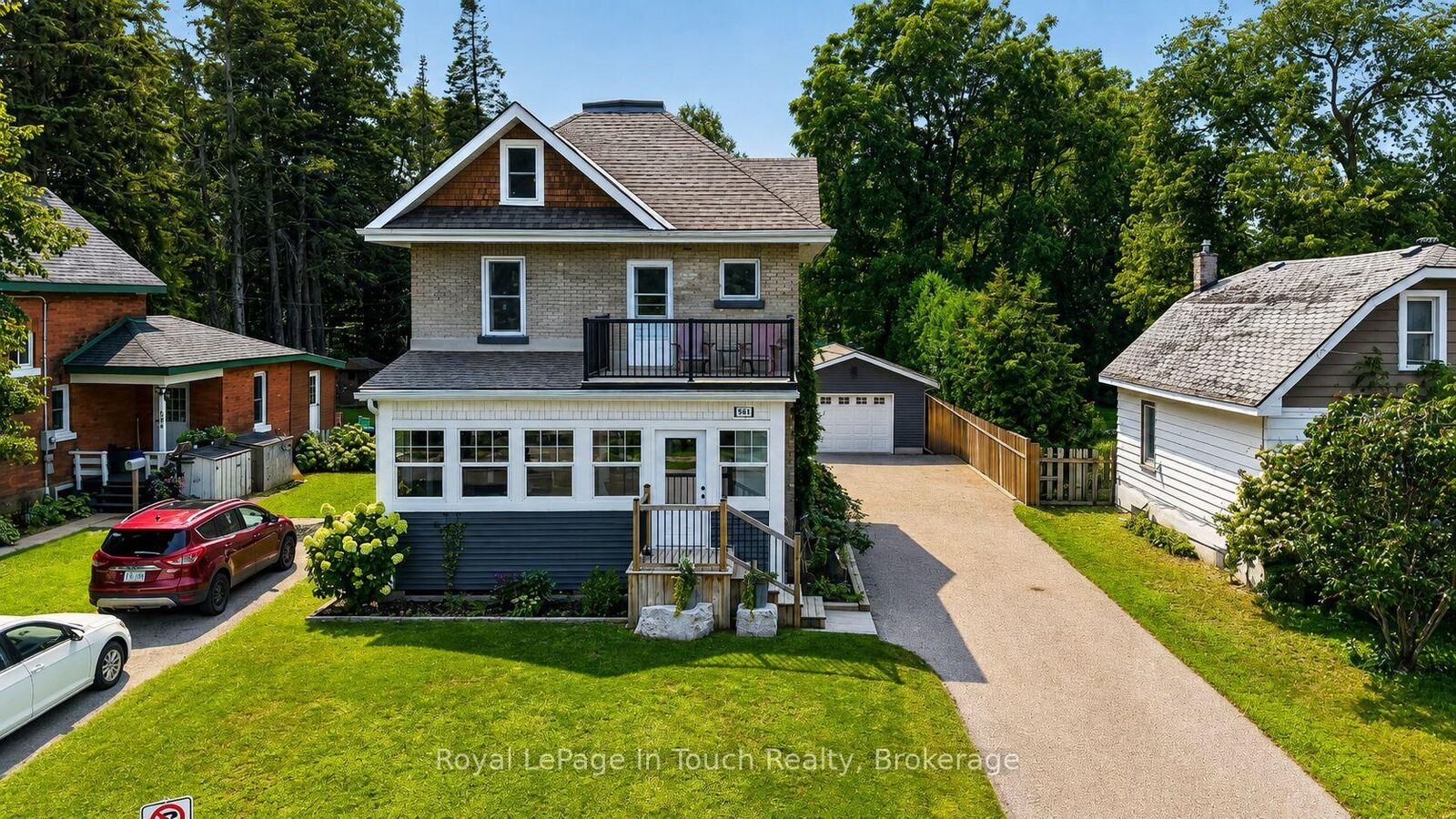 Property Photo:  400 Russell Street  ON L4R 3A8 