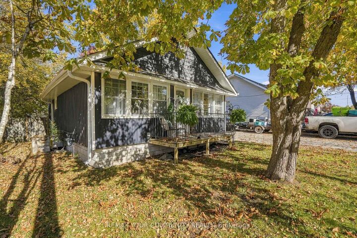 Property Photo:  141 Cooks Bay Drive  ON L4P 2M2 