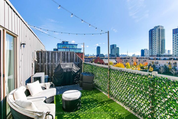 Property Photo:  20 Foundry Avenue 209  ON M6H 4L1 