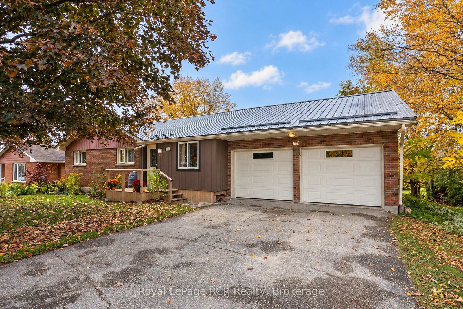 Property Photo:  110 Queen Street  ON N0C 1H0 