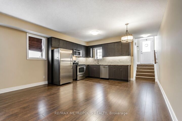 Property Photo:  931 Glasgow Street 30A  ON N2N 0B6 