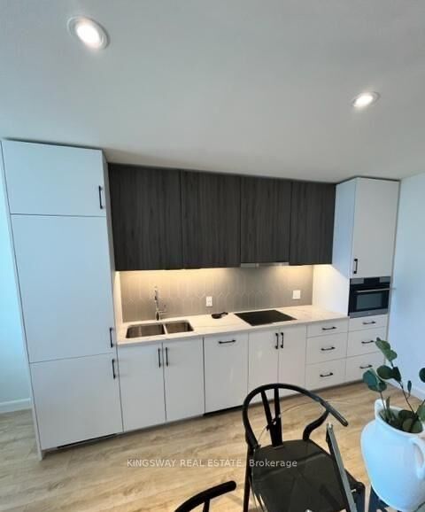 Property Photo:  741 King Street W 706  ON N2G 1E5 
