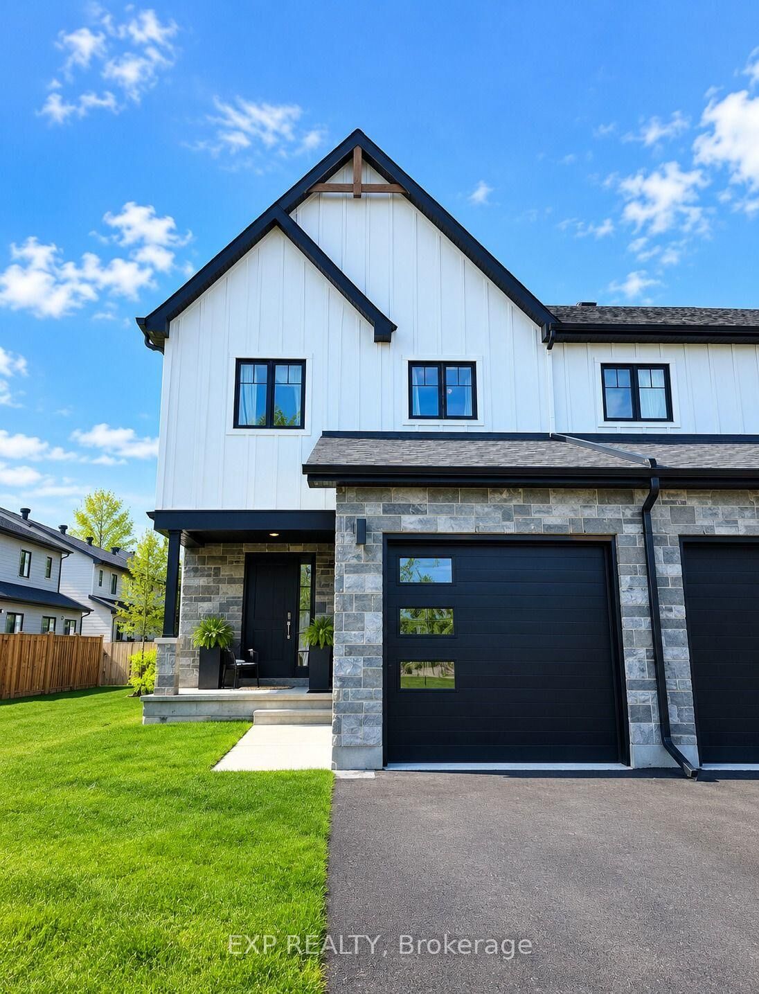 Photo de la propriété:  121 Darquise Street  ON K4K 0N9 