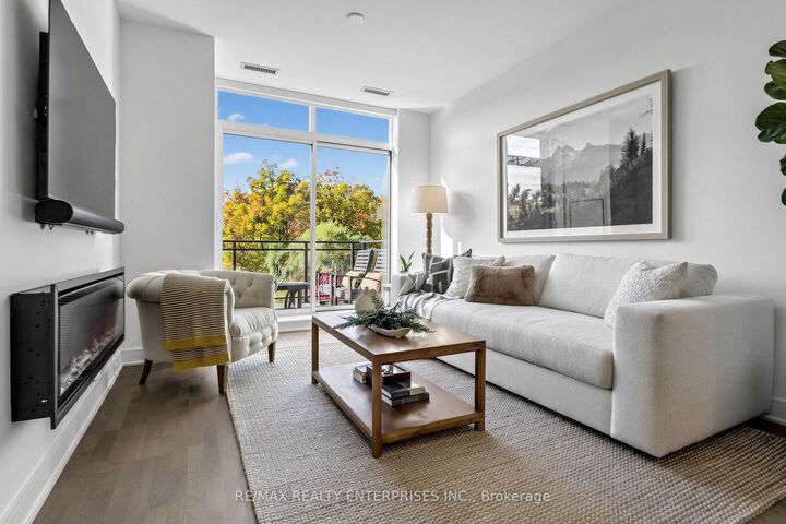 Property Photo:  1575 Lakeshore Road W 404  ON L5J 0B1 
