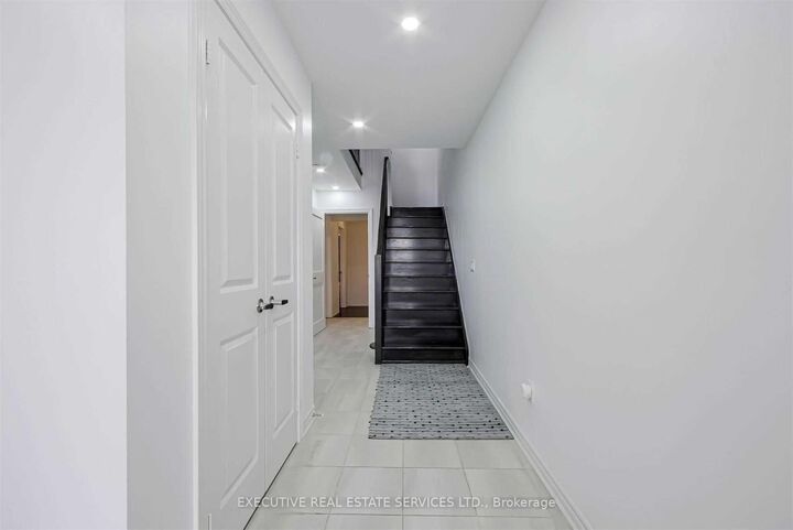 Property Photo:  50 Edinburgh(Basement) Drive 4  ON L6Y 1N9 